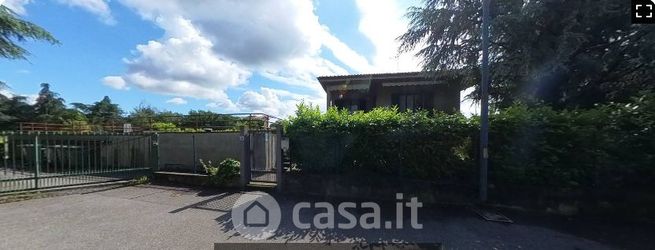 Villa in residenziale in Via Grazia Deledda 2