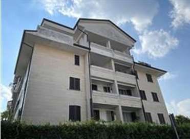 Appartamento in residenziale in Via V. Alfieri 36