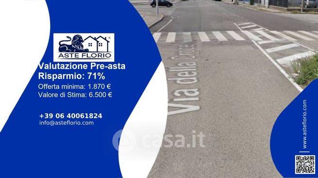 Box/posto auto in residenziale in Via della Croce Rossa