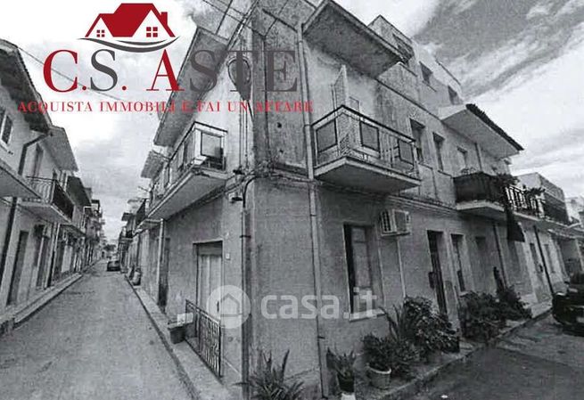 Casa indipendente in residenziale in 