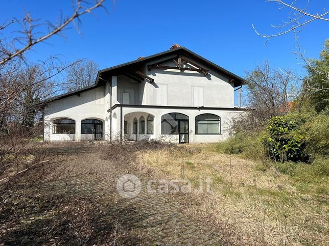 Villa in residenziale in Via Circonvallazione 2