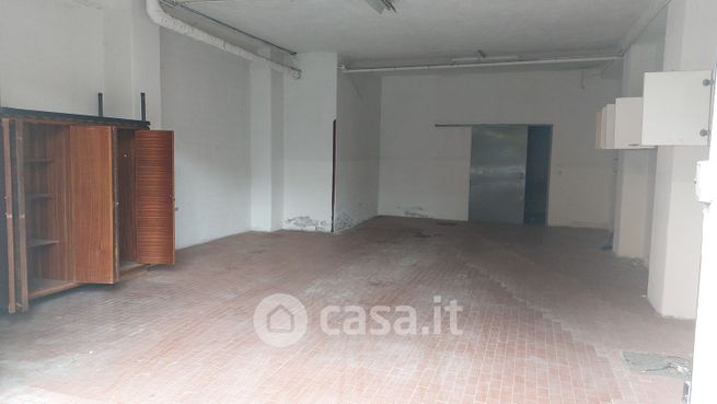 Box/posto auto in residenziale in Via Fittaria