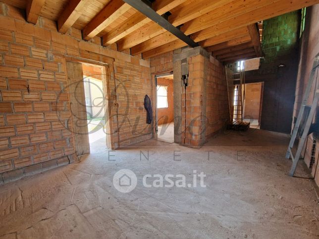 Casa bi/trifamiliare in residenziale in Via Cornara