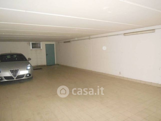 Box/posto auto in residenziale in 