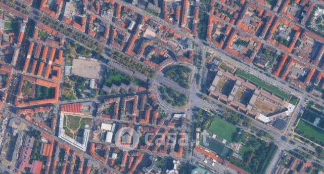 Box/posto auto in residenziale in Piazza Adriano