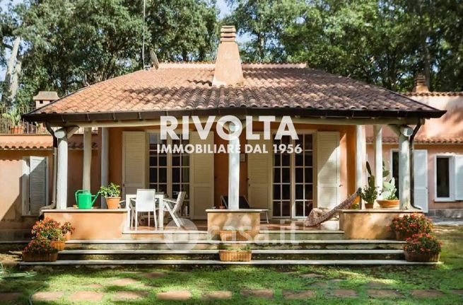 Villa in residenziale in Viale delle Querce