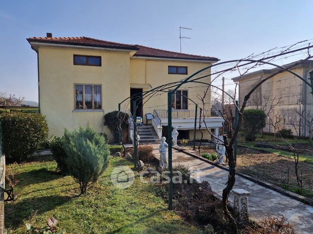 Casa indipendente in residenziale in Via del Costo 40