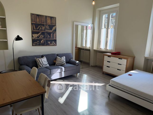 Appartamento in residenziale in Via Varese 17