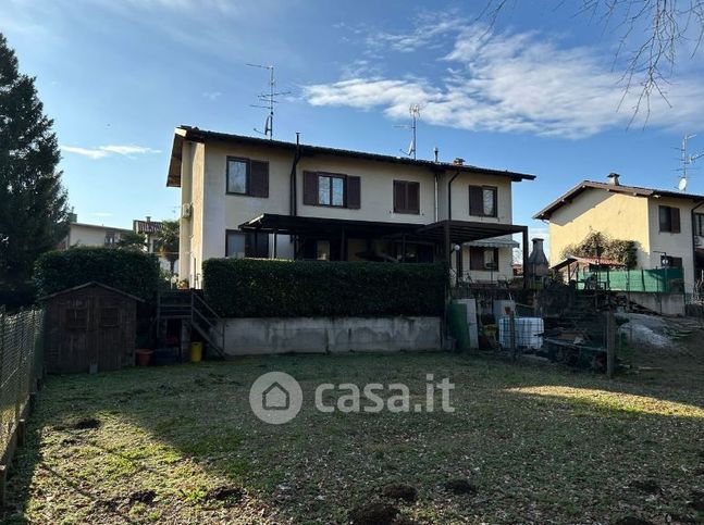 Casa bi/trifamiliare in residenziale in Via V. Veneto 44