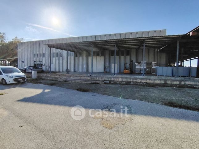 Capannone in commerciale in Strada Provinciale 231