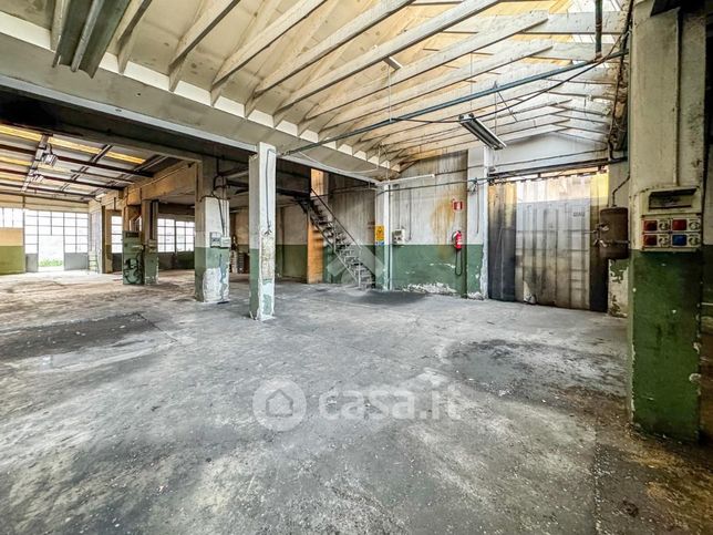 Capannone in commerciale in Via Monsignor Giuseppe Polvara 25