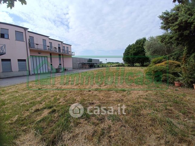 Capannone in commerciale in Borgo Palazzo