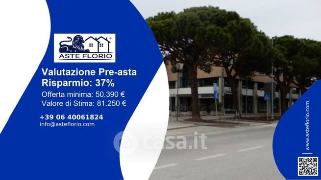 Ufficio in commerciale in Via Fausta
