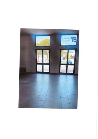 Capannone in commerciale in Via A. Volta 9