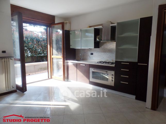 Appartamento in residenziale in Via Molino Arese