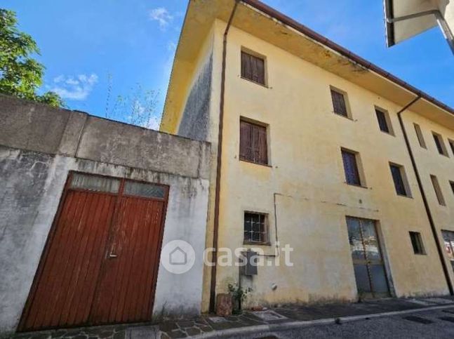 Casa indipendente in residenziale in Via del Ponte