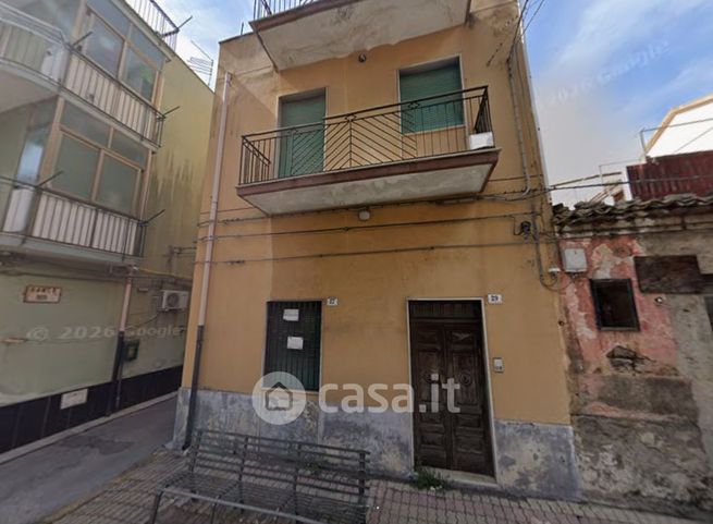 Casa indipendente in residenziale in Via G. Bovio 29