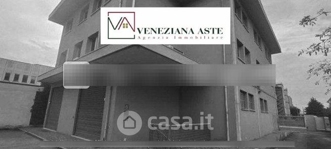 Ufficio in commerciale in Via Alipio Cappelletto 6