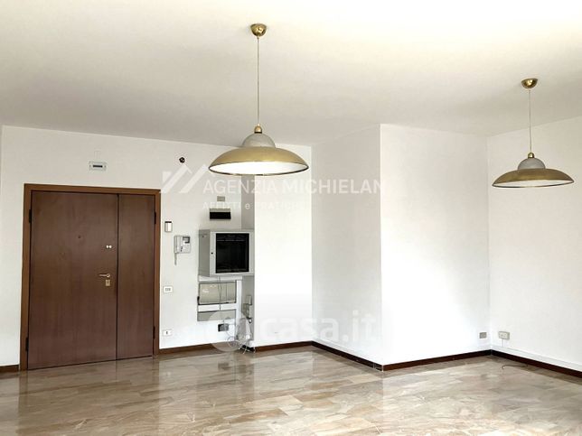 Ufficio in commerciale in Piazza XXVII Ottobre