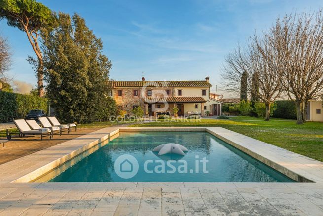 Villa in residenziale in Viale Apua