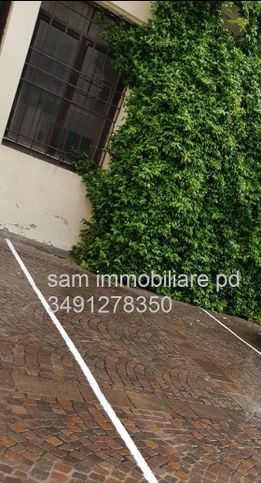 Box/posto auto in residenziale in Via Giuseppe Verdi