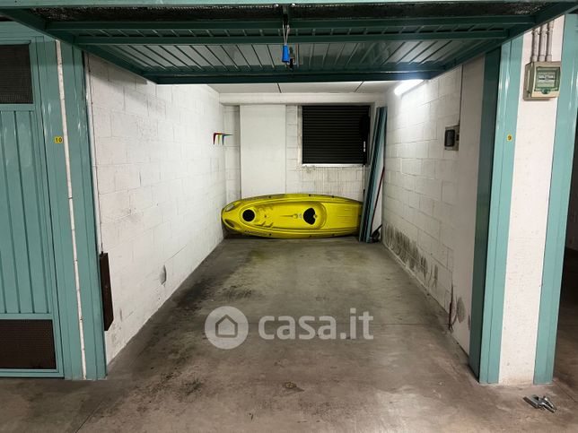 Garage/posto auto in residenziale in Via Carlo Targa 19