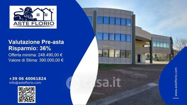 Ufficio in commerciale in Via Aldo Moro
