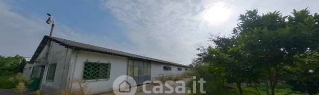 Capannone in commerciale in Strada Gandine