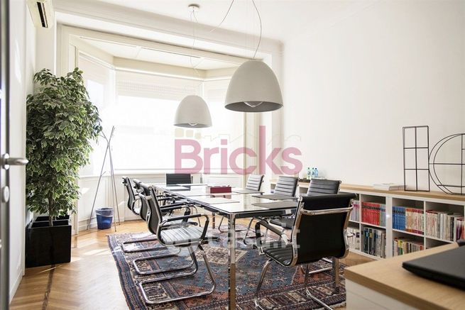 Ufficio in commerciale in Viale Andrea Doria 5