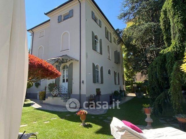 Villa in residenziale in