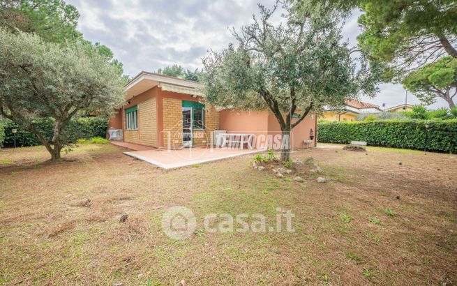 Appartamento in residenziale in Via del Mare 12