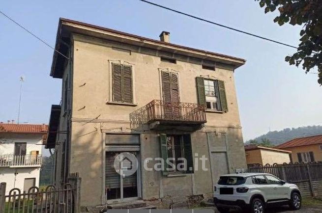 Casa indipendente in residenziale in Via Dogana 5