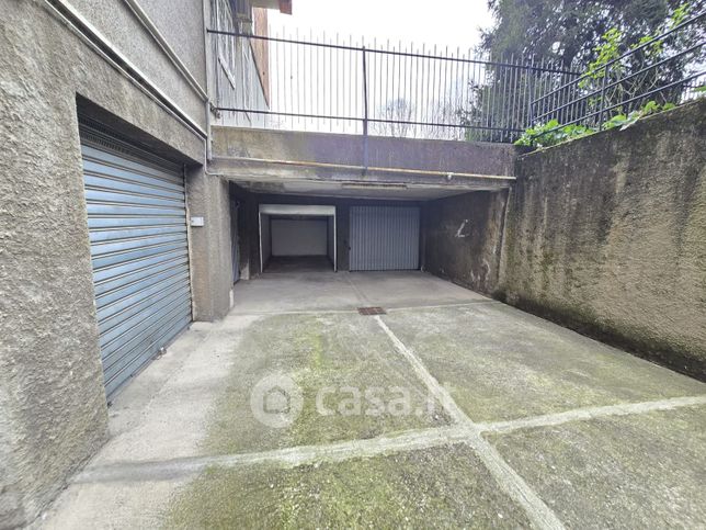 Garage/posto auto in residenziale in Via Privata Trasimeno 20