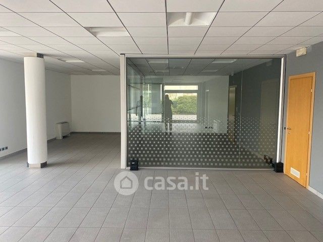 Capannone in commerciale in Via Nazionale