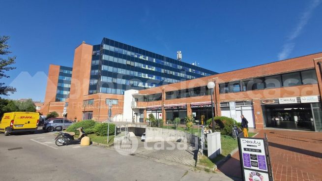 Ufficio in commerciale in Via Giovan Battista Funaioli 7