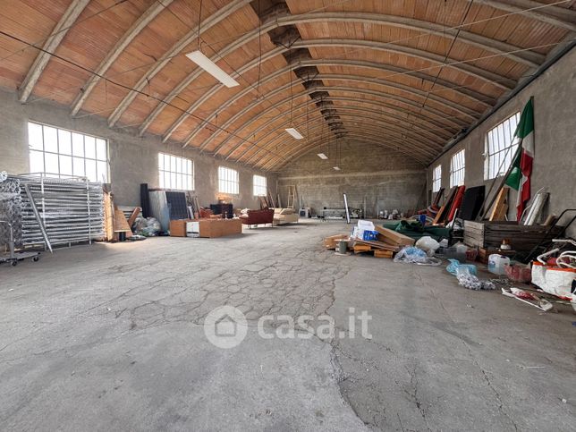 Capannone in commerciale in Via G. Marconi 142
