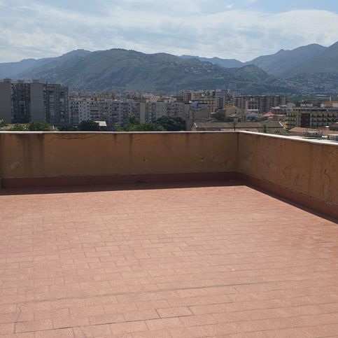 Appartamento in residenziale in Via Giovanni Dotto 12