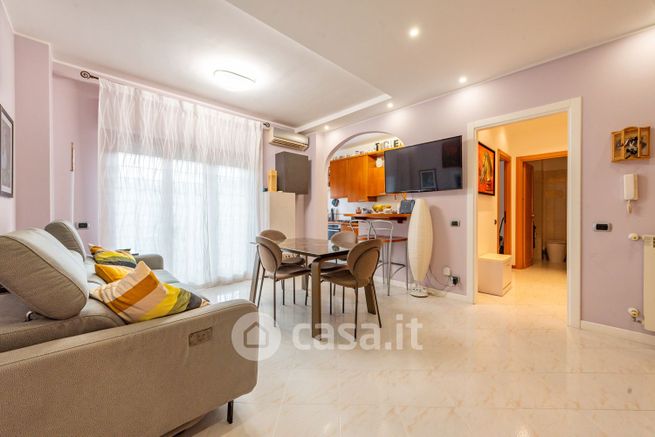 Appartamento in residenziale in Largo Alessandria del Carretto 18