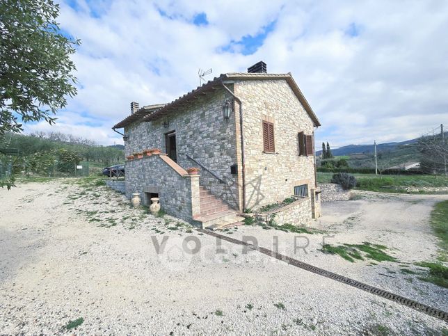 Casa indipendente in residenziale in ASSISI