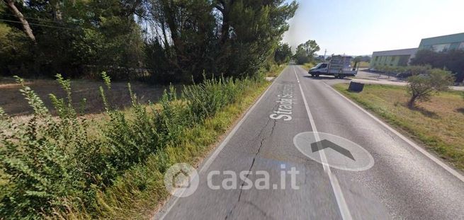 Capannone in commerciale in Contrada Chiaravalle 25 B