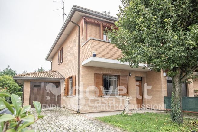 Villetta a schiera in residenziale in Via Alfeo Capra 27