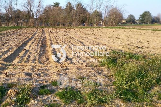 Terreno agricolo in commerciale in Via San Pio X