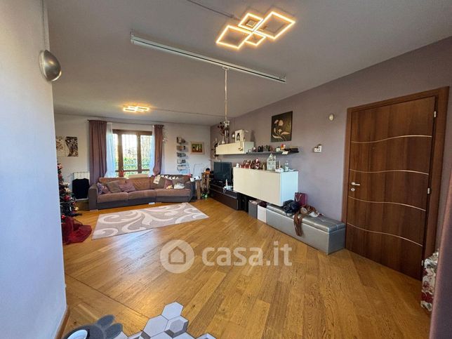 Villetta a schiera in residenziale in Via Carlo Marx San Martino a Ulmiano