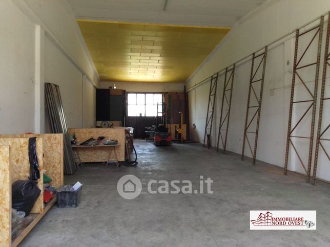 Capannone in commerciale in Via Trento e Trieste