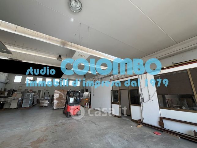 Capannone in commerciale in Via Castel Mella