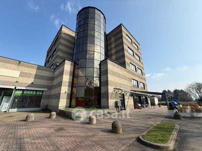 Ufficio in commerciale in Via per Cuggiono 7