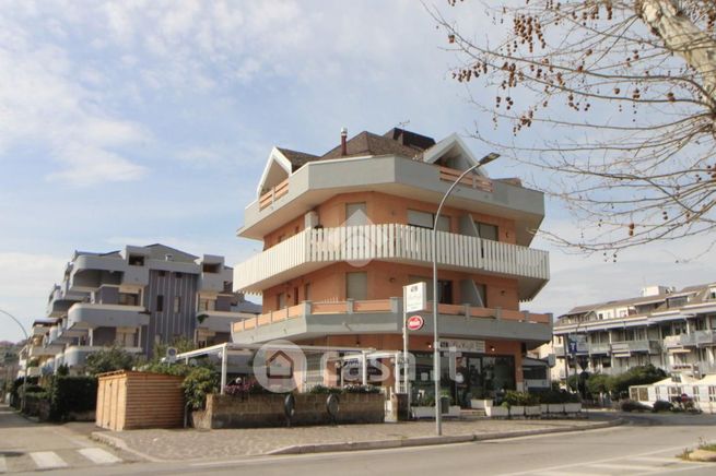 Appartamento in residenziale in Via delle Napee 1