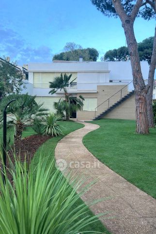 Villa in residenziale in Via Catone