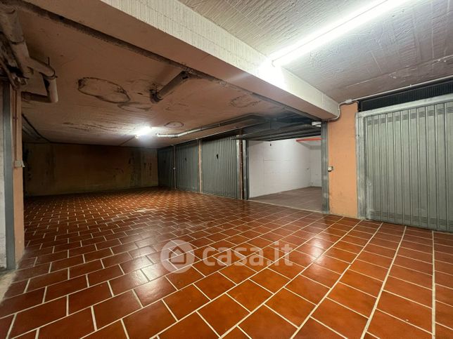 Garage/posto auto in residenziale in Via Privata Flesia 131 A