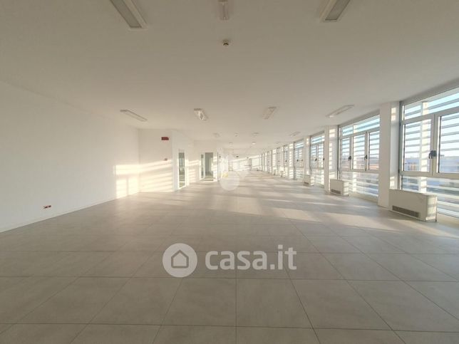 Ufficio in commerciale in Strada del Santo 63